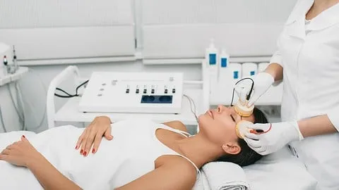 Galvanic Electrotherapy for Facial Treatments - Free Health & Fitness Course